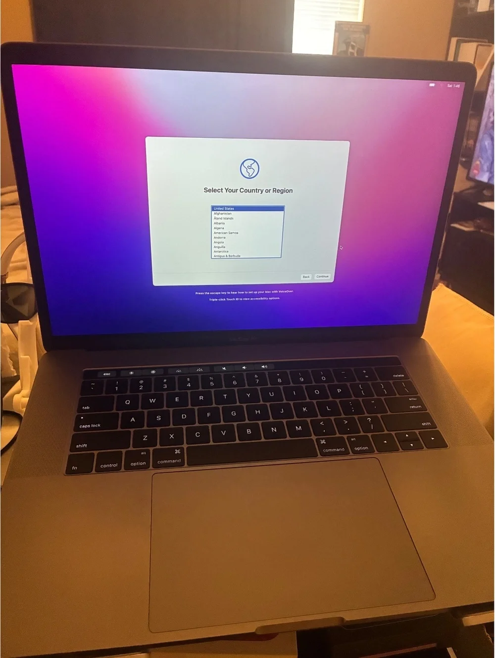 99.99% Macbook Pro 15”MacOS 2022, Ram 16gb, SSD 512gb, Apple I7-Core